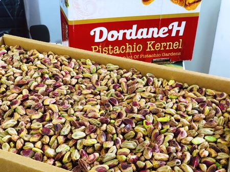 تصویر دسته بندی کیسه های مغز پسته ۶۰ کیلویی